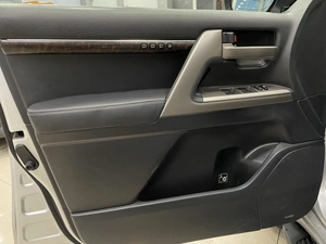 Внедорожник Toyota Land Cruiser 2011 года, 3297000 рублей, Солонцы