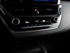 Седан Toyota Corolla 2019 года, 1799000 рублей, Тюмень