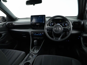 Хетчбэк Toyota Yaris 2021 года, 1224046 рублей, Москва