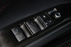 Седан Toyota Camry 2021 года, 3499000 рублей, Сургут