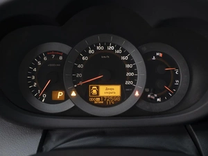 Внедорожник Toyota RAV4 2010 года, 1360000 рублей, Омск