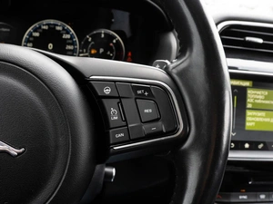 Внедорожник Jaguar F-Pace 2016 года, 2499000 рублей, Краснодар