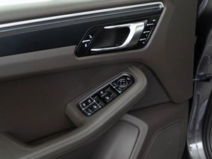 Внедорожник Porsche Macan 2018 года, 3099777 рублей, Москва