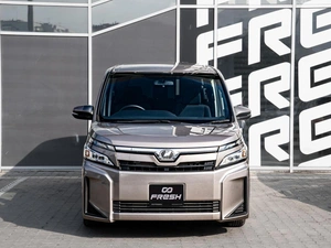 Минивэн Toyota Voxy 2018 года, 2445000 рублей, Краснодар