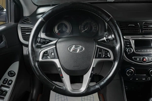 Седан Hyundai Solaris 2014 года, 799000 рублей, Тюмень