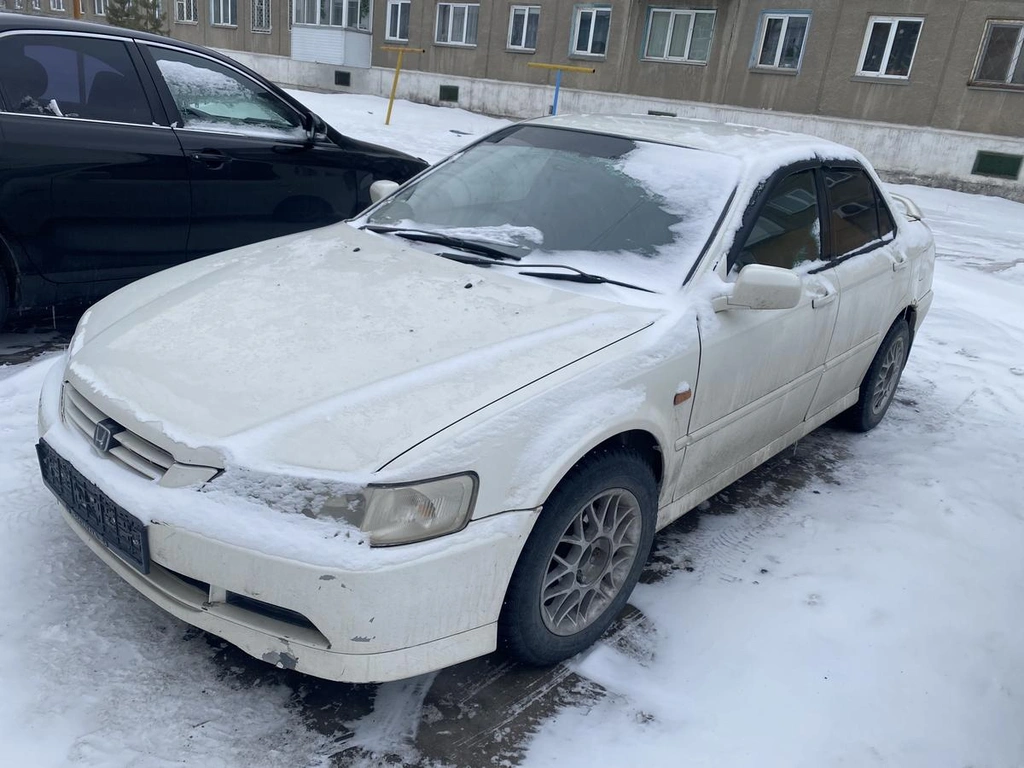 Седан Honda Accord 2001 года, 360000 рублей, Большеулуйский район