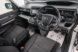 Минивэн Honda Stepwgn Spada 2015 года, 2049000 рублей, Красноярск