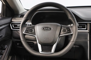 Лифтбек JAC J7 2023 года, 1199000 рублей, Новосибирск