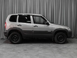 Внедорожник Chevrolet Niva 2013 года, 525000 рублей, Тюмень