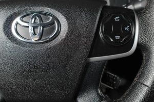 Седан Toyota Camry 2013 года, 1499000 рублей, Тюмень