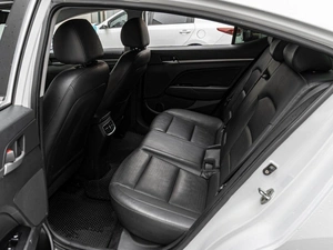 Седан Hyundai Elantra 2017 года, 1625000 рублей, Краснодар