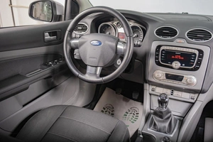 Седан Ford Focus 2011 года, 899000 рублей, Томск