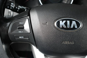Хетчбэк Kia Rio 2013 года, 899000 рублей, Тюмень