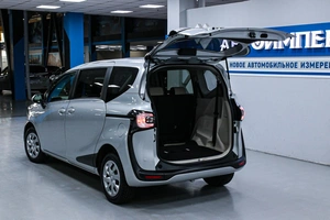 Минивэн Toyota Sienta 2018 года, 1293000 рублей, Солонцы