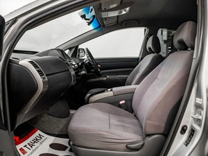 Лифтбек Toyota Prius 2008 года, 675000 рублей, Красноярск