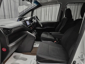 Минивэн Toyota Esquire 2015 года, 1849000 рублей, Красноярск