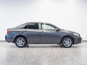 Седан Toyota Corolla 2010 года, 799000 рублей, Саратов