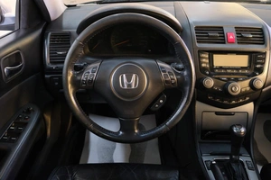 Седан Honda Accord 2007 года, 939000 рублей, Омск