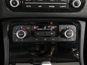 Внедорожник Volkswagen Touareg 2013 года, 2075000 рублей, Аксай