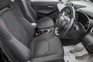 Хетчбэк Toyota Corolla 2018 года, 1749000 рублей, Барнаул