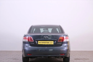 Седан Toyota Avensis 2009 года, 1199000 рублей, Омск