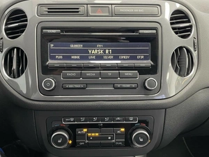 Внедорожник Volkswagen Tiguan 2011 года, 1175000 рублей, Красноярск