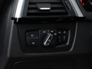 Седан BMW 3 серия 2018 года, 2537077 рублей, Москва