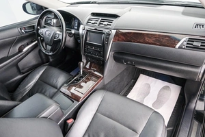 Седан Toyota Camry 2015 года, 1999000 рублей, Красноярск