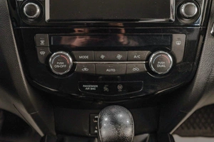Внедорожник Nissan X-Trail 2017 года, 1699000 рублей, Челябинск