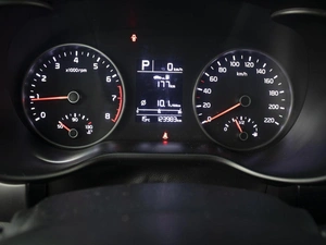 Хетчбэк Kia Rio X-Line 2018 года, 1450000 рублей, Омск