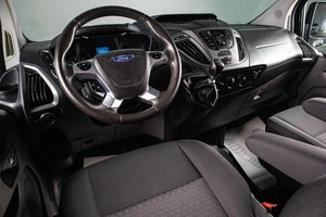 Минивэн Ford Tourneo Custom 2018 года, 3909000 рублей, Сургут