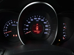 Седан Kia Rio 2015 года, 915000 рублей, Омск