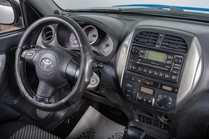 Внедорожник Toyota RAV4 2004 года, 889000 рублей, Томск