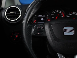 Хетчбэк SEAT Leon 2012 года, 1450000 рублей, Москва