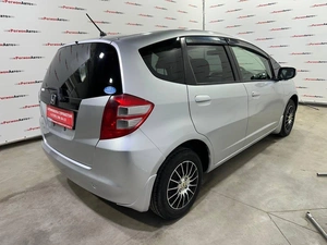 Хетчбэк Honda Fit 2009 года, 529000 рублей, Красноярск