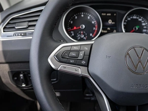 Внедорожник Volkswagen Tiguan 2020 года, 2400000 рублей, Краснодар