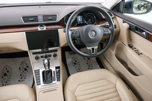 Седан Volkswagen Passat 2013 года, 1449000 рублей, Красноярск