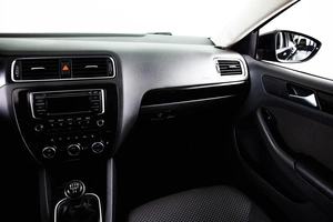 Седан Volkswagen Jetta 2013 года, 959000 рублей, Пермь
