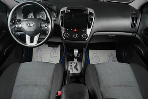 Хетчбэк Kia Ceed 2010 года, 819000 рублей, Тюмень