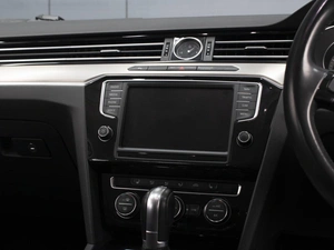 Универсал Volkswagen Passat 2017 года, 1700000 рублей, Омск