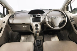 Хетчбэк Toyota Vitz 2010 года, 749000 рублей, Новосибирск