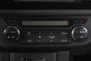 Седан Toyota Corolla 2013 года, 1449000 рублей, Кемерово