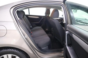 Седан Volkswagen Passat 2011 года, 1220000 рублей, Брянск