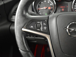 Седан Opel Astra 2013 года, 676200 рублей, Казань