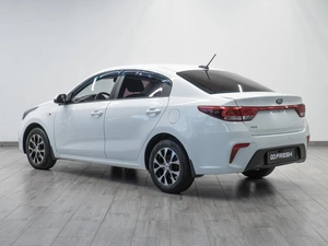 Седан Kia Rio 2017 года, 1299000 рублей, Саратов