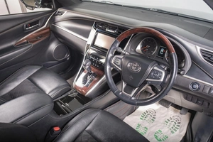 Внедорожник Toyota Harrier 2017 года, 2599000 рублей, Томск