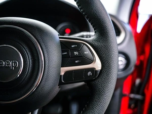 Внедорожник Jeep Renegade 2015 года, 990000 рублей, Красноярск