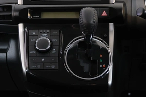 Минивэн Toyota Wish 2012 года, 1599000 рублей, Омск