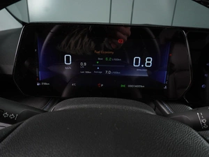 Седан Chevrolet Monza 2024 года, 1852000 рублей, Красный Пахарь