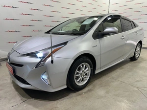 Лифтбек Toyota Prius 2016 года, 1295000 рублей, Красноярск